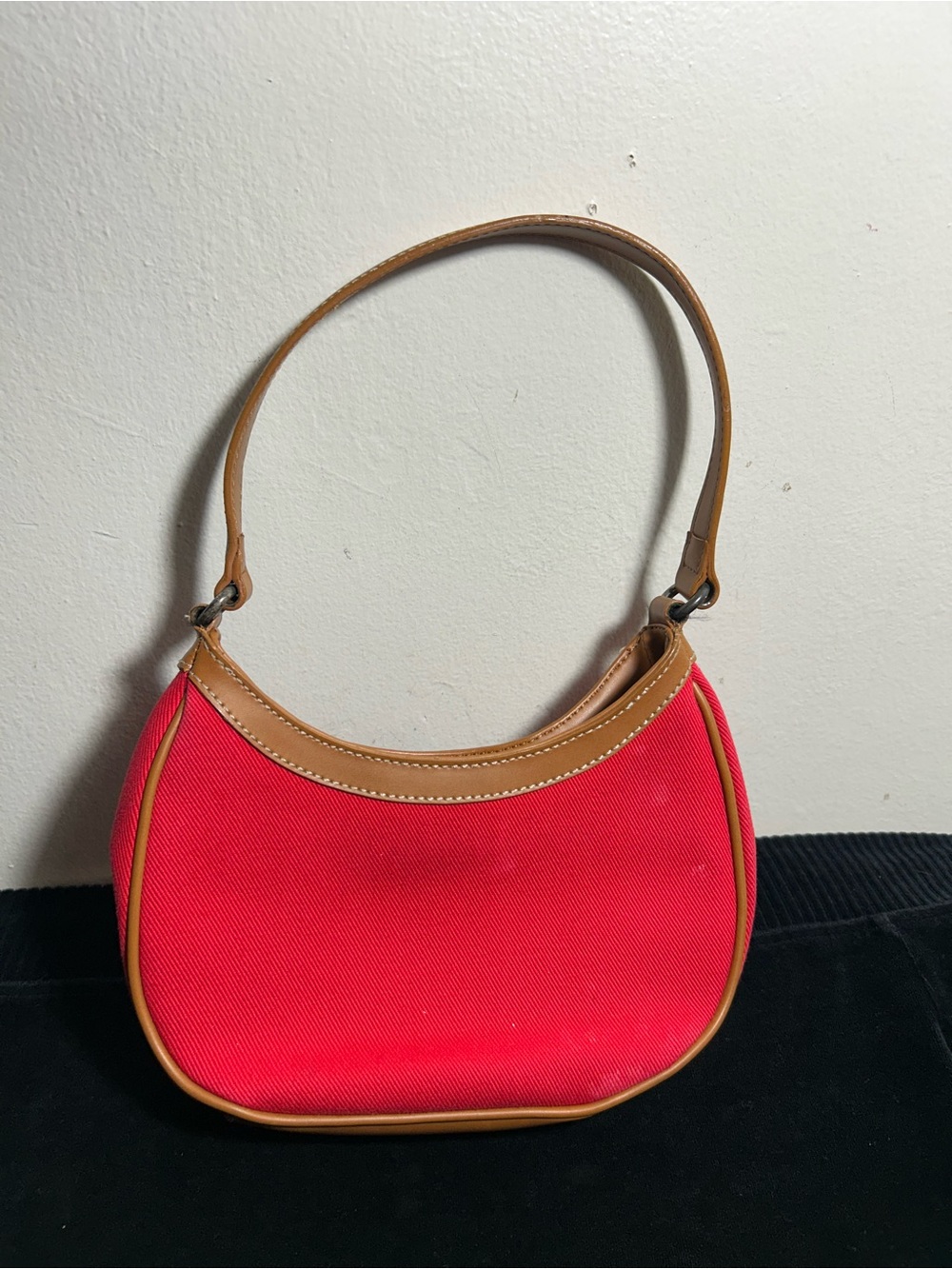 Fossil Red Canvas Shoulder Bag with Tan Leather Trim - Women - Picture 2 of 4